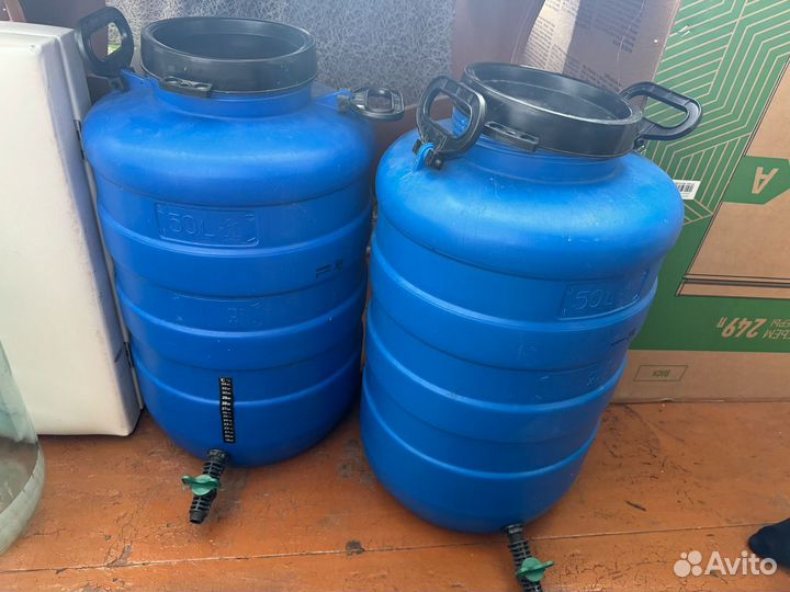 Бочка пластиковая,бутыль стеклянная