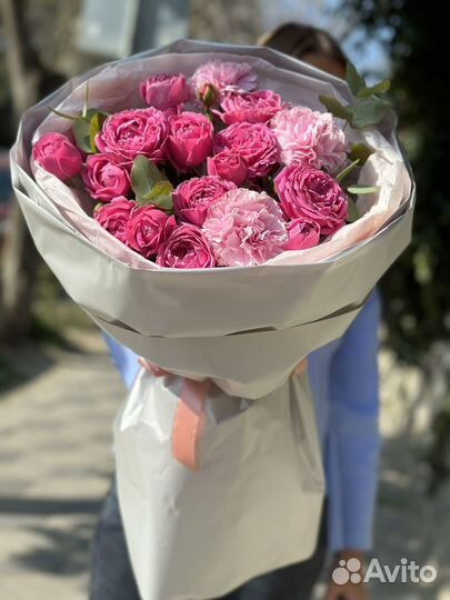 Букет из пиновидных роз