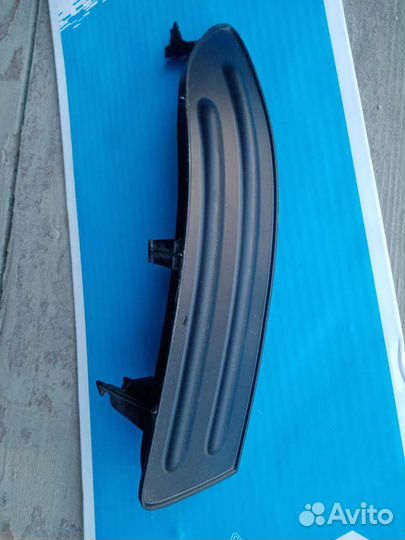 Заглушка в бампер правая, Тойота Королла Е12