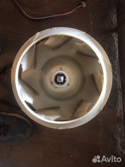 Крыльчата с мотором от внутренего блока