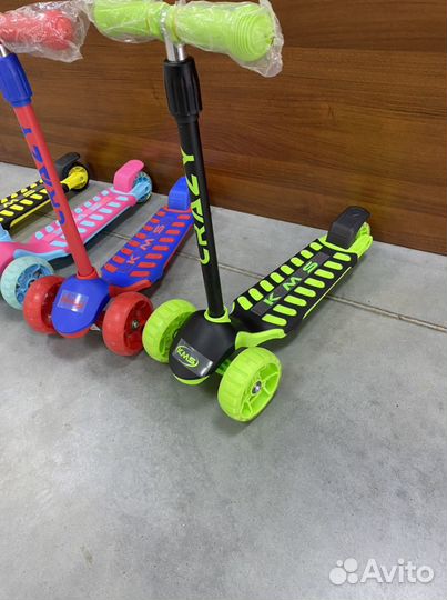 Самокат трехколесный crazy KMS SK-099