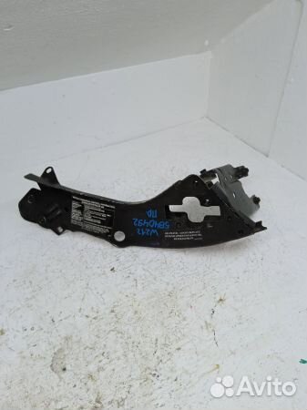 Кронштейн фары правый