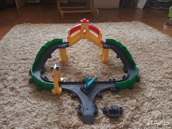 Chuggington Оригинальный. Горка с паровозиками