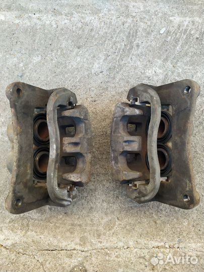 Суппорт тормозной передний левый/правый Subaru