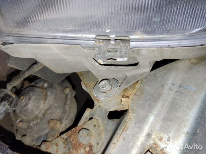 Фара правая Opel Omega A универсал 2.0 1989