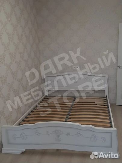 Кровать массив