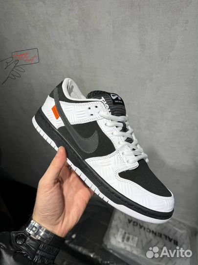 Кроссовки Nike SB Dunk Low x Tightbooth