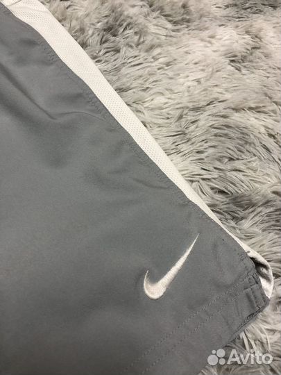 Винтажные шорты Nike оригинал M-L