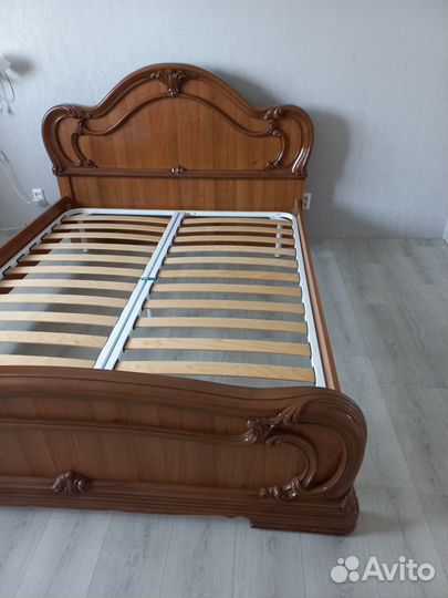 Кровать двухспальная 160/ 200