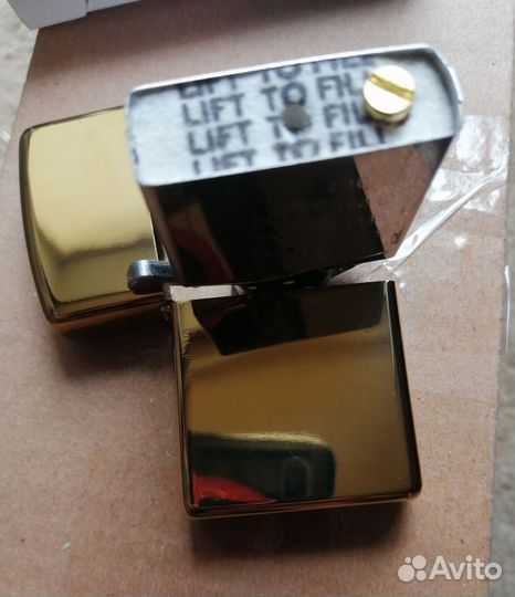 Золотая зеркальная зажигалка Zorro