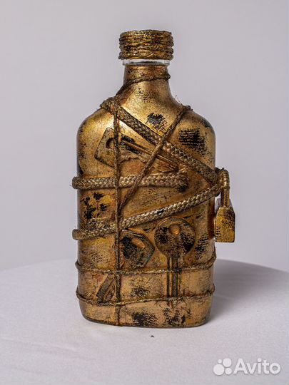 Бутылка для спиртного с декором