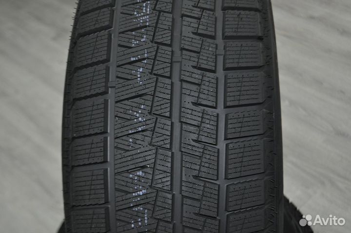 Habilead SnowShoes AW33 225/60 R18 104H