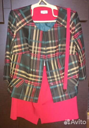 Костюм женский