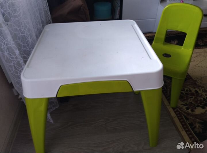 Детский стол и стульчик