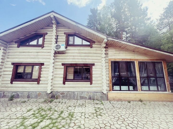 Дом 280 м² на участке 20 сот.