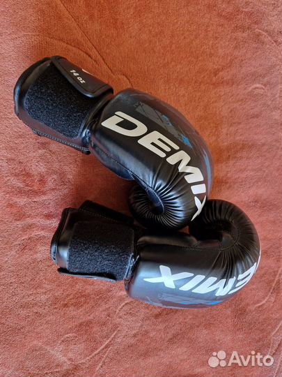 Боксерские перчатки