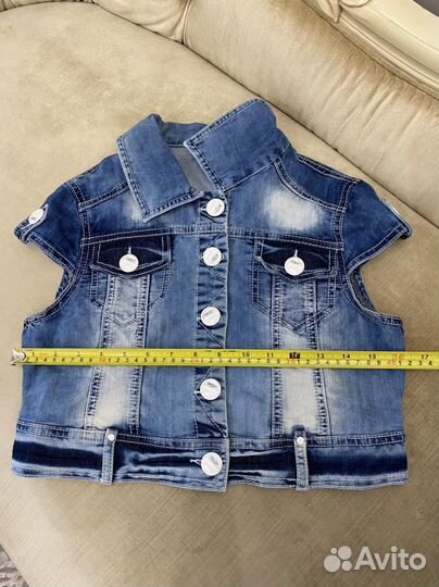 Джинсовая жилетка и шорты