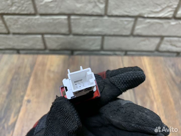 Volkswagen Golf 6 Кнопка аварийной сигнализации