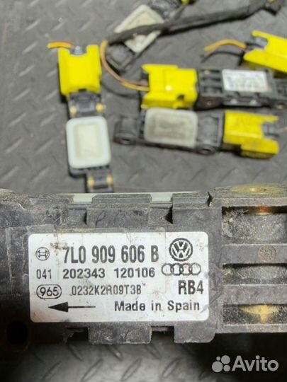 Датчик удара Volkswagen Touareg 2006