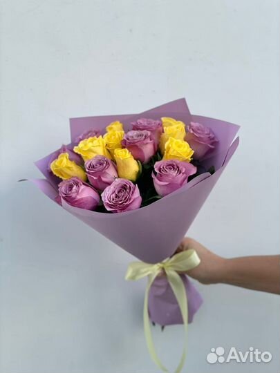 Букет из ярких роз