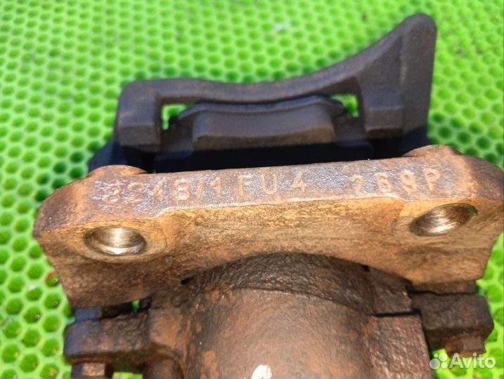 Суппорт передний правый Renault Logan Megane