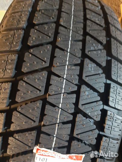 Bridgestone Blizzak DM-V3 285/45 R22 110T