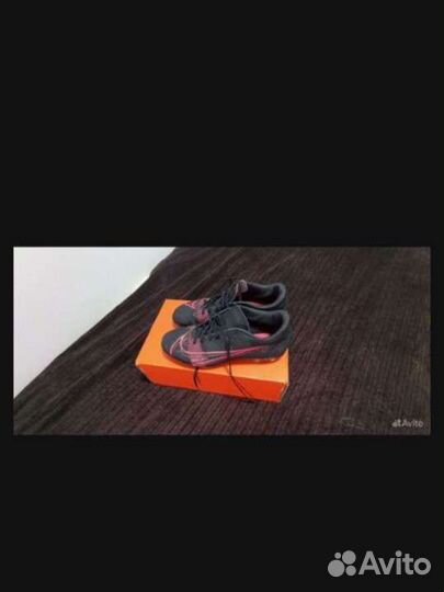 Футбольные бутсы