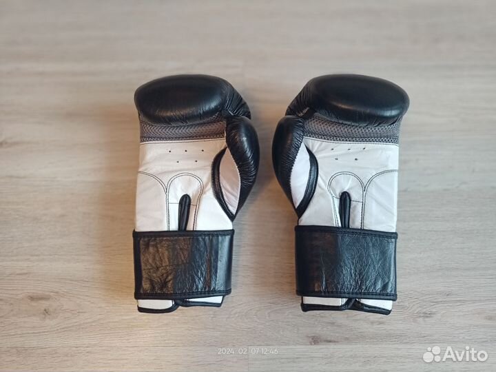 Боксерские перчатки. Натуральная кожа