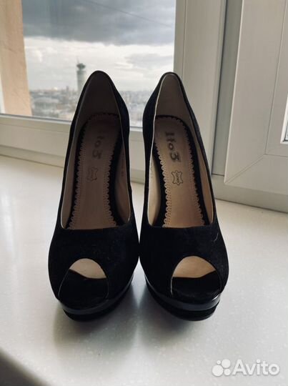 Туфли черные с открытым мысом 38-39