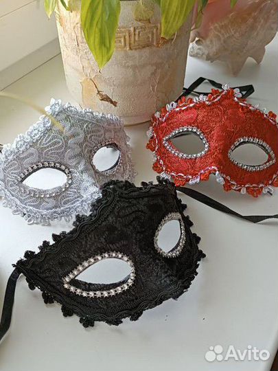 Маска карнавальная венецианская пластик