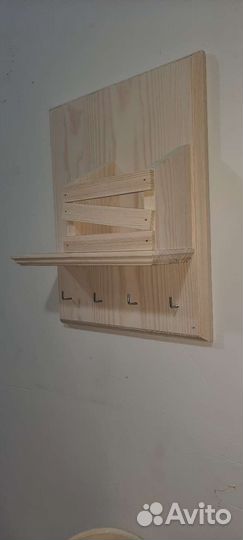 Ключница из дерева настенная