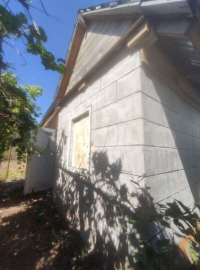 Дом 10 м² на участке 6 сот.