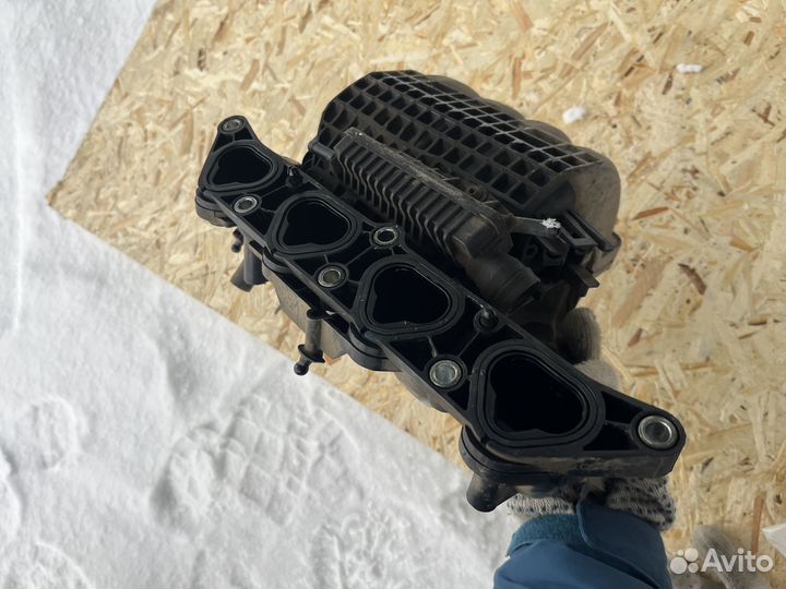 Volkswagen Jetta 6 впускной коллектор 1.6