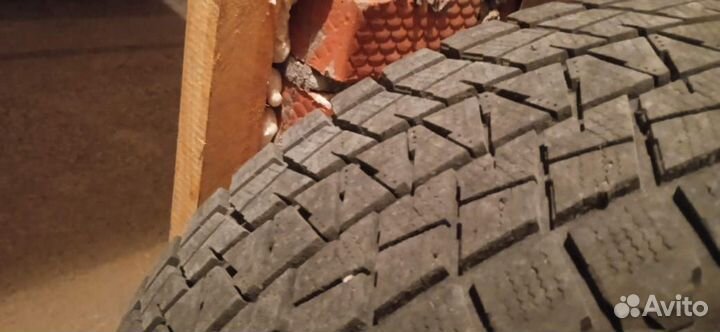Bridgestone Blizzak DM-Z3 235/65 R17