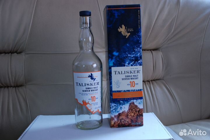 Пустая бутылка виски,коньяка с коробкой