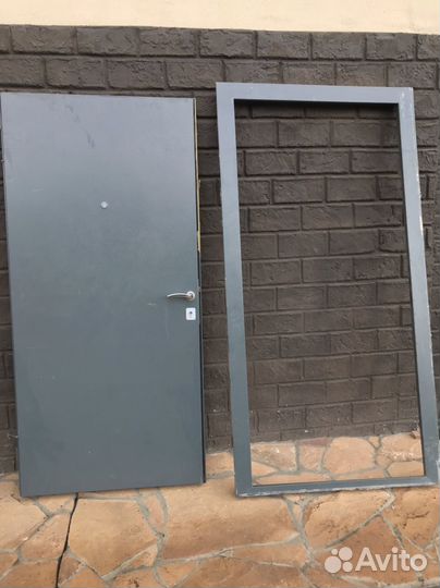 Продам входную дверь