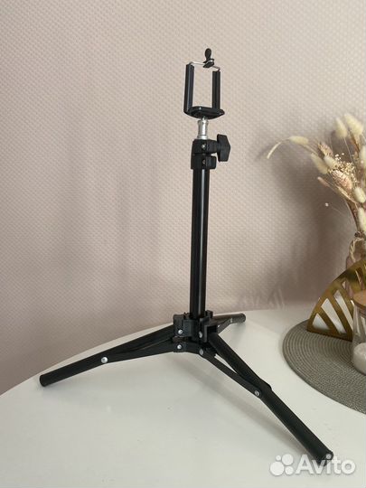 Штатив настольный и лампа кольцевая мини