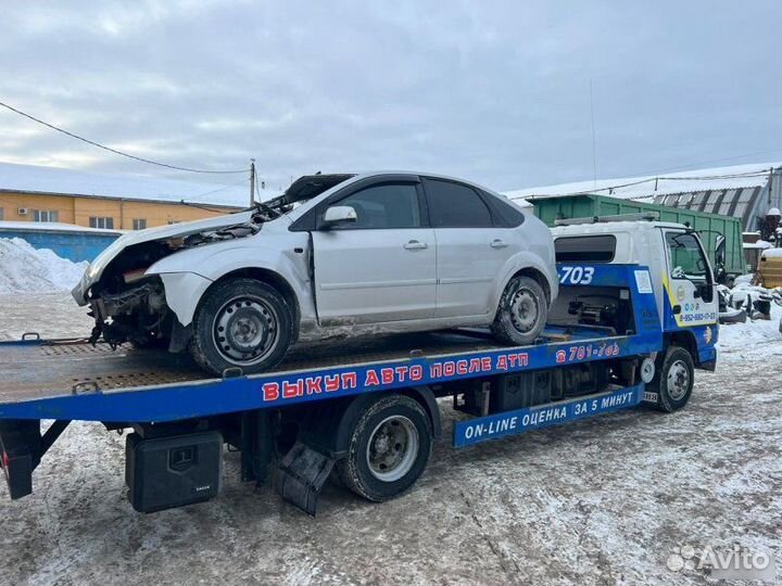 Стекло двери переднее левое Ford Focus 2