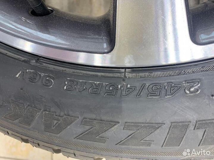 R18 Bridgestone Blizzak LM-25 245/45, PCD 5x112 DIA 57