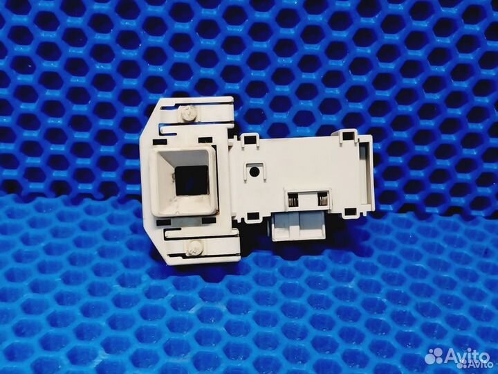 Убл Замок люка стиральной машины Bosch Siemens DM070