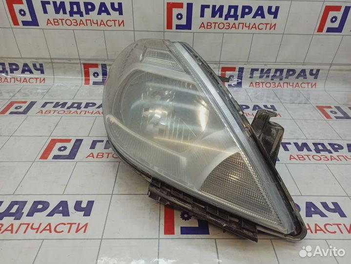 Фара правая Nissan Tiida (C11) 26010-EM00A