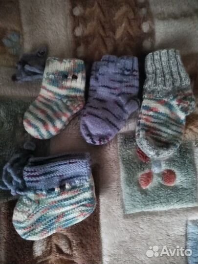 Детские носочки, варежки - ручной вязки