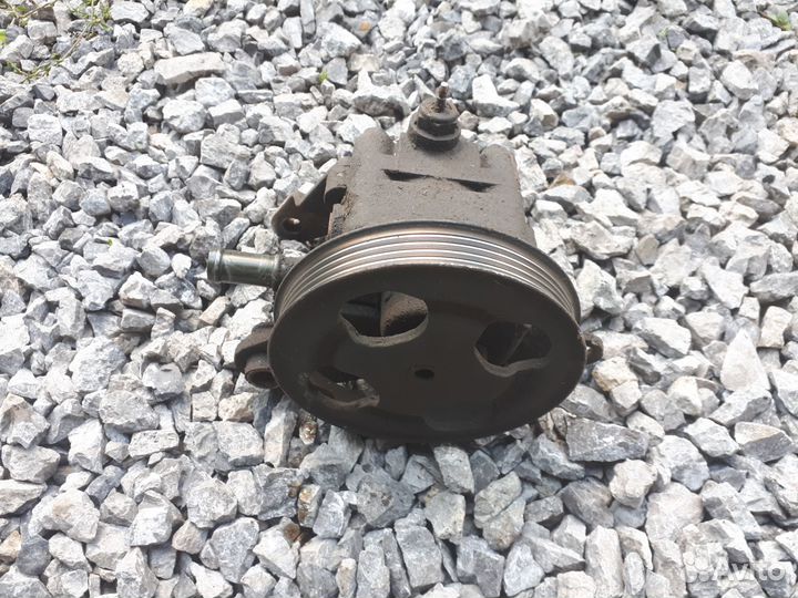 Насос гидроусилителя руля fsde Mazda 626 98г 2WD M