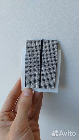 Ремень и заколки со стразами