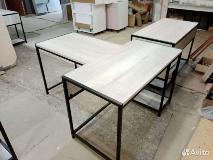 Письменный стол