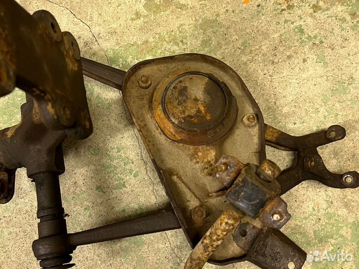 Балка подмоторная Niva 2121 в сборе