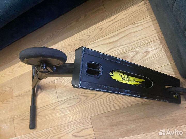 Трюковой самокат