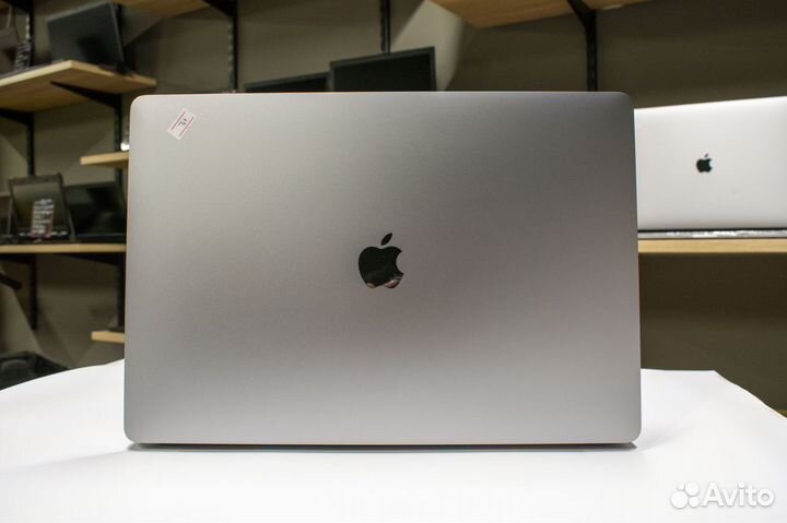 MacBook Pro 16 (2019) 16gb/512 гб Core i7 как new