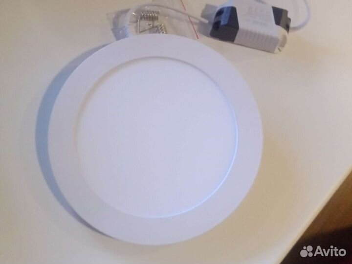 Светильник потолочный встраиваемый