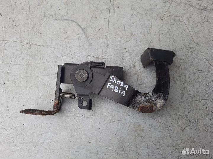 Ручка открывания багажника Шкода Фабия
